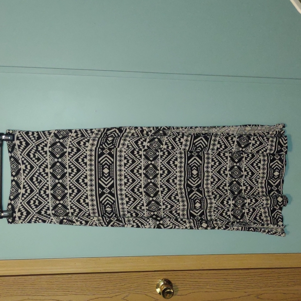 Patterned Charlotte Russe floor length skirt with double slits, size medium